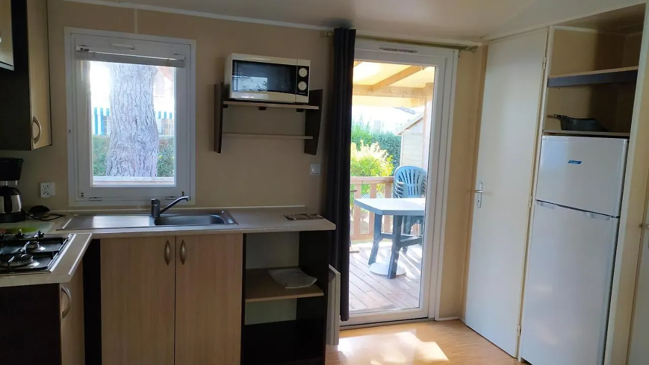 Holiday home Bungalow Confortable En Campagne A Argences-En-Aubrac Avec Piscine France